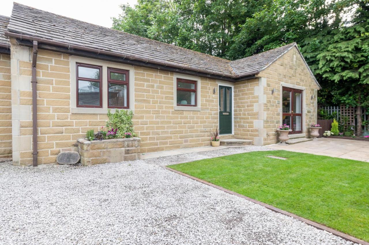 Large 2-Bedroom Bungalow Near Airedale Hospital, Keighley, Convenient Location With Parking Steeton Bagian luar foto